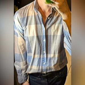 GAP light tan and light blue plaid button down size small great shape​​​​​